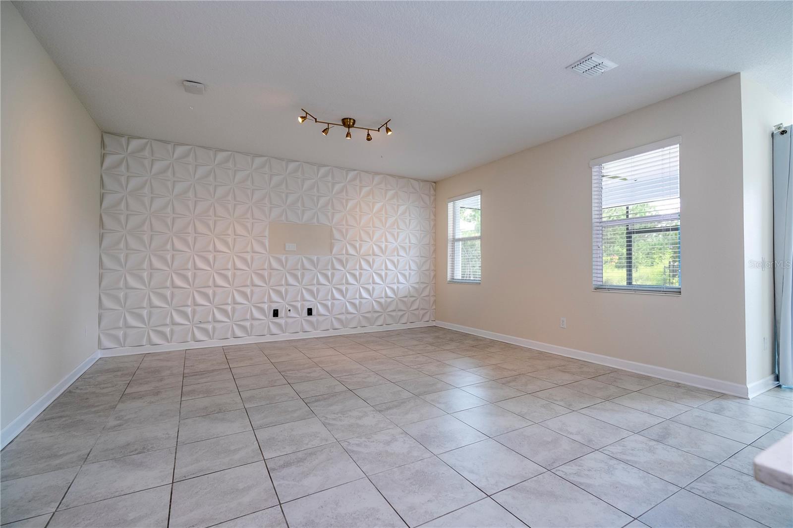 Image 18 of 42 For 3043 Beaver Creek Drive