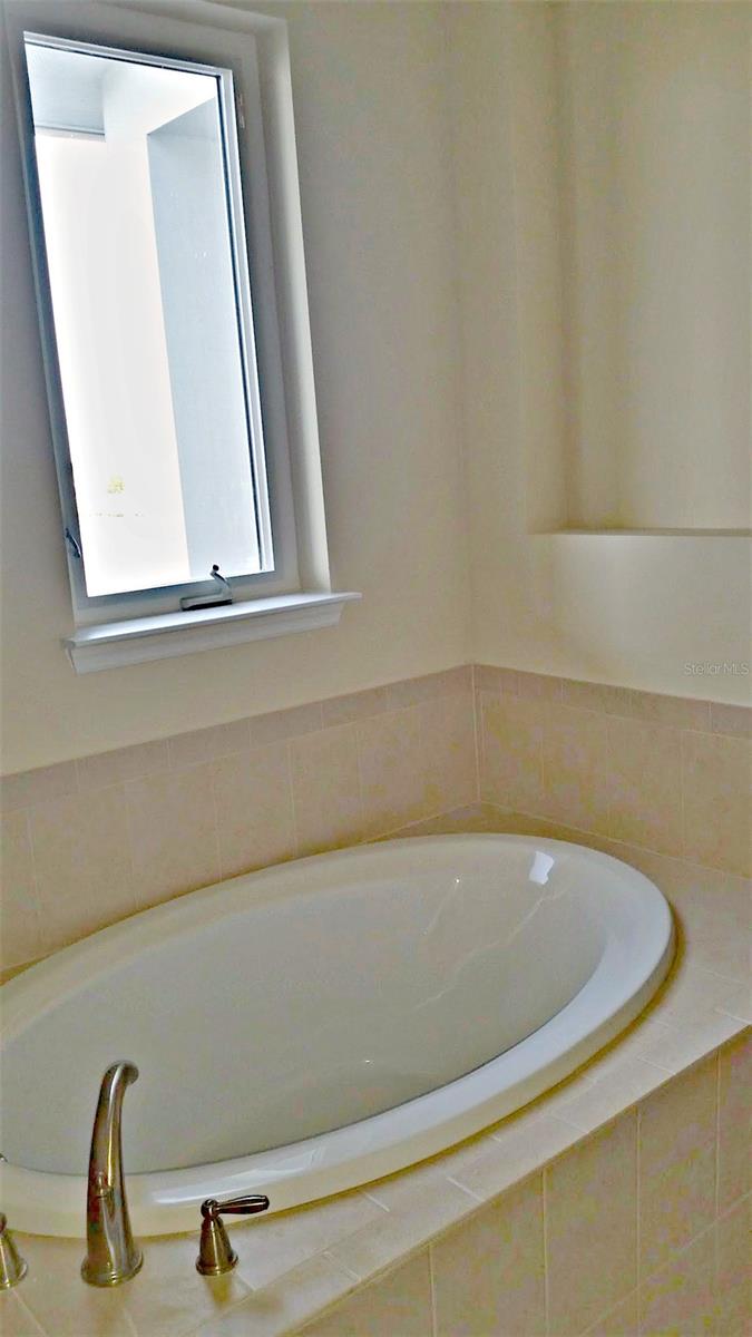Image 18 of 20 For 13741 Benavente Avenue