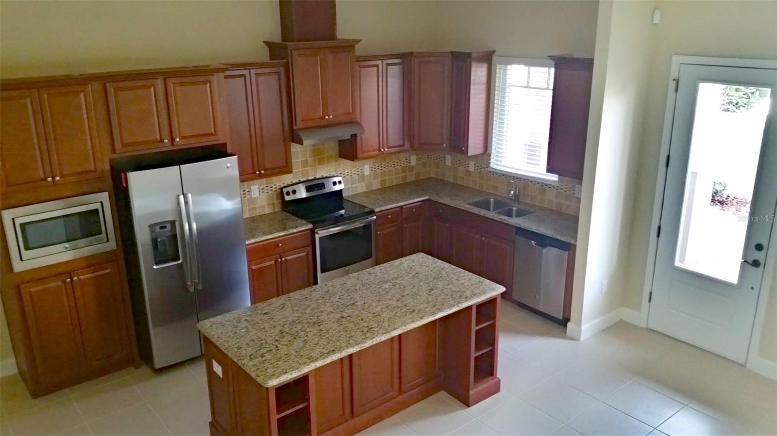 Image 3 of 20 For 13741 Benavente Avenue