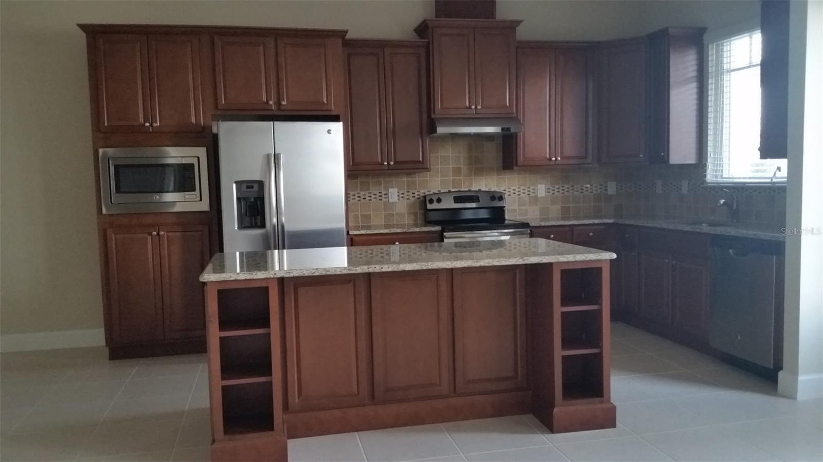 Image 4 of 20 For 13741 Benavente Avenue