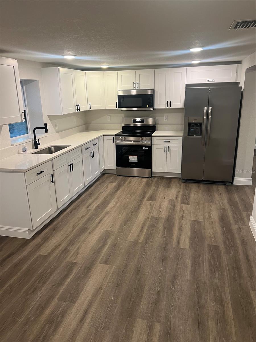 Image 13 of 43 For 317 26th Street Sw