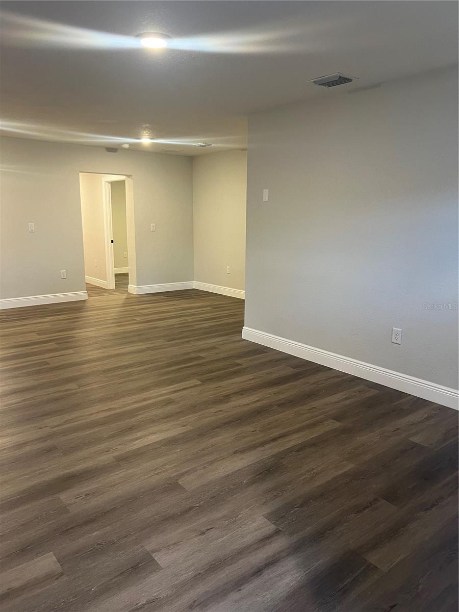 Image 7 of 43 For 317 26th Street Sw
