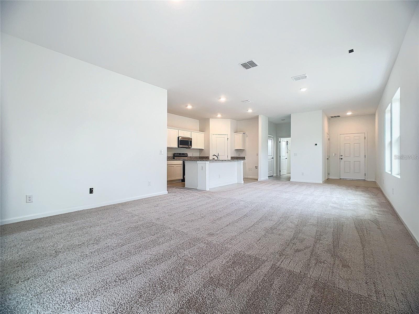 Image 4 of 20 For 359 Conway Avenue