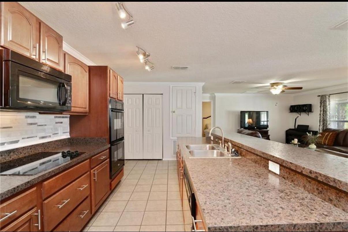 Image 5 of 12 For 2802 Tower Rock Street