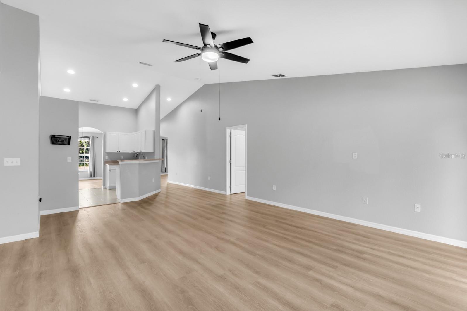 Image 20 of 54 For 109 Inconnu Court