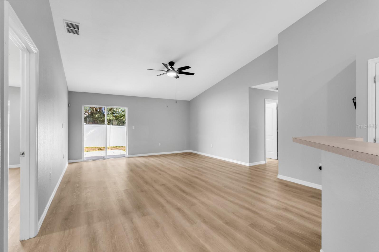 Image 23 of 54 For 109 Inconnu Court