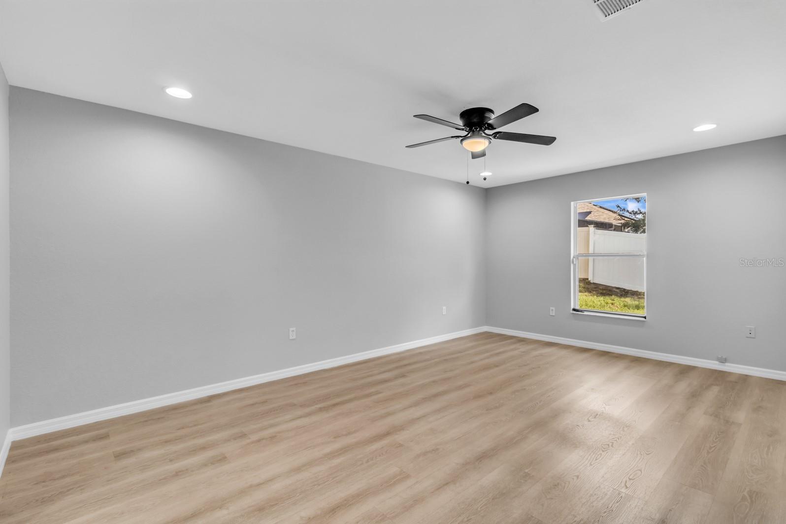 Image 28 of 54 For 109 Inconnu Court