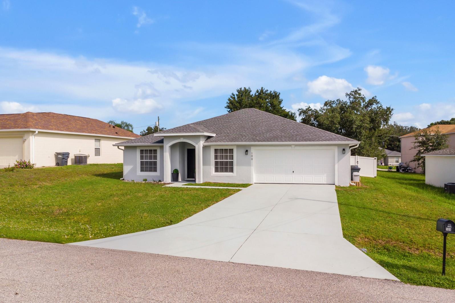 Image 4 of 54 For 109 Inconnu Court