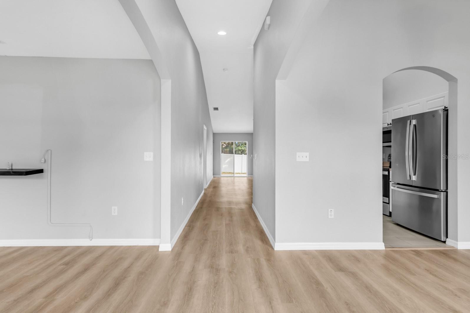 Image 5 of 54 For 109 Inconnu Court