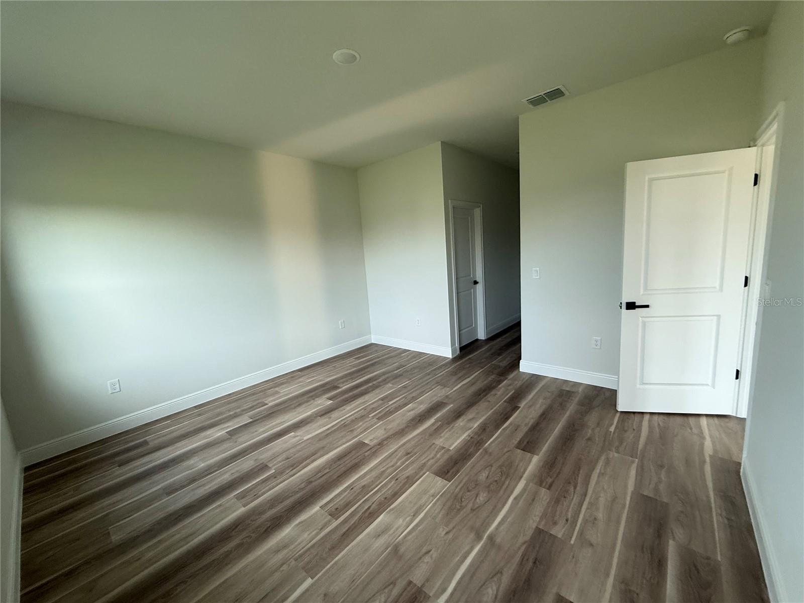 Image 8 of 15 For 15354 43rd Avenue Road