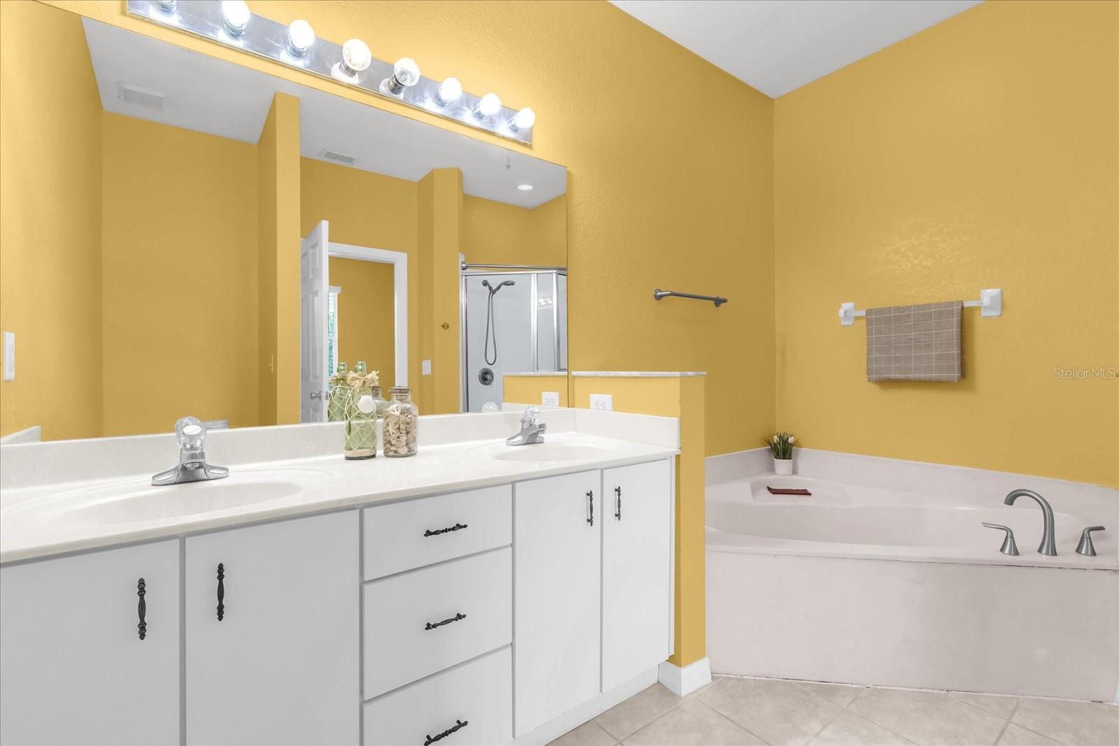 Image 16 of 23 For 13201 Indian Creek Drive B