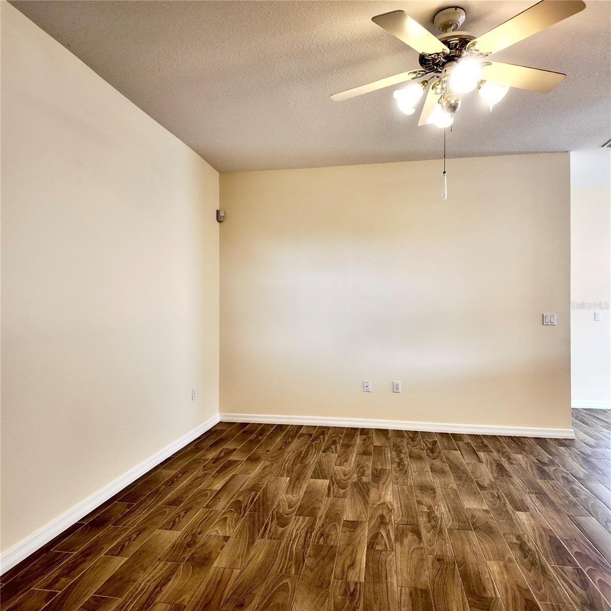 Image 10 of 20 For 946 Berwick Drive