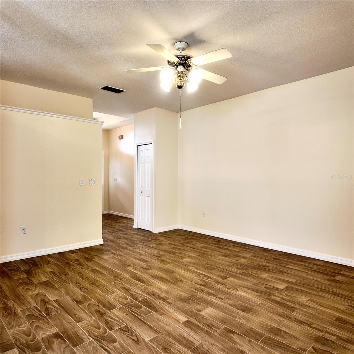 Image 11 of 20 For 946 Berwick Drive