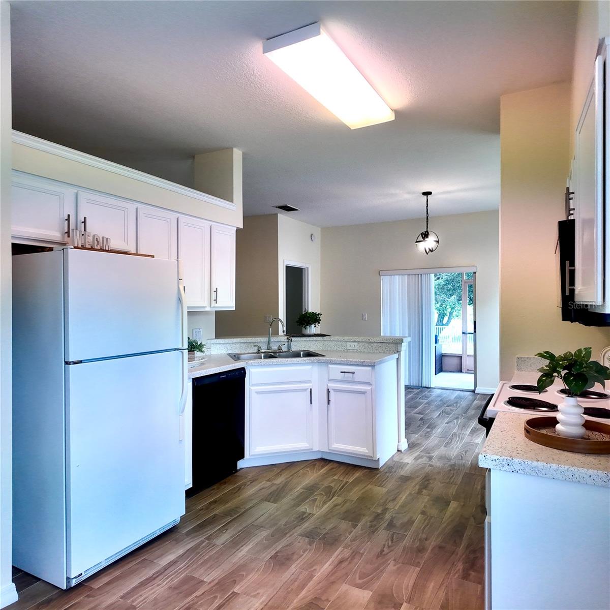 Image 7 of 20 For 946 Berwick Drive