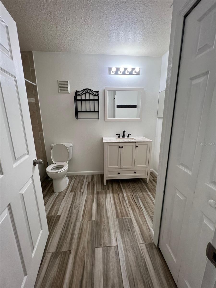 Image 17 of 31 For 6596 Swissco Drive 15