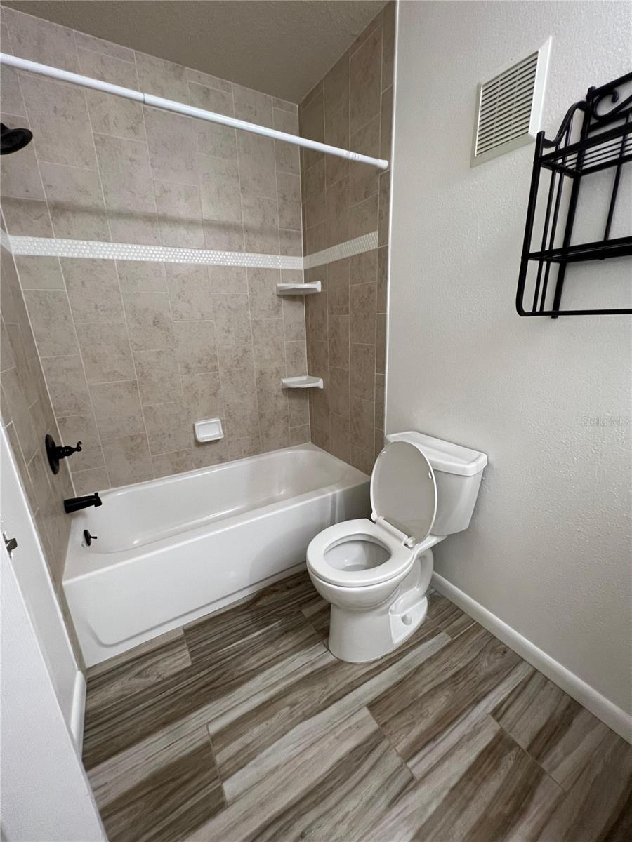 Image 19 of 31 For 6596 Swissco Drive 15