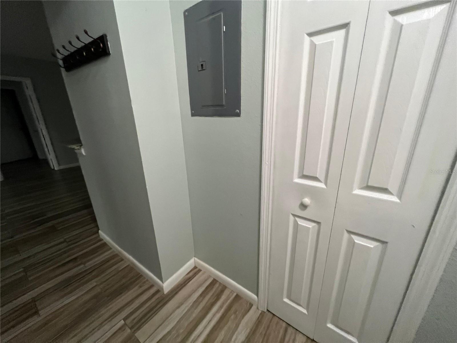 Image 2 of 31 For 6596 Swissco Drive 15