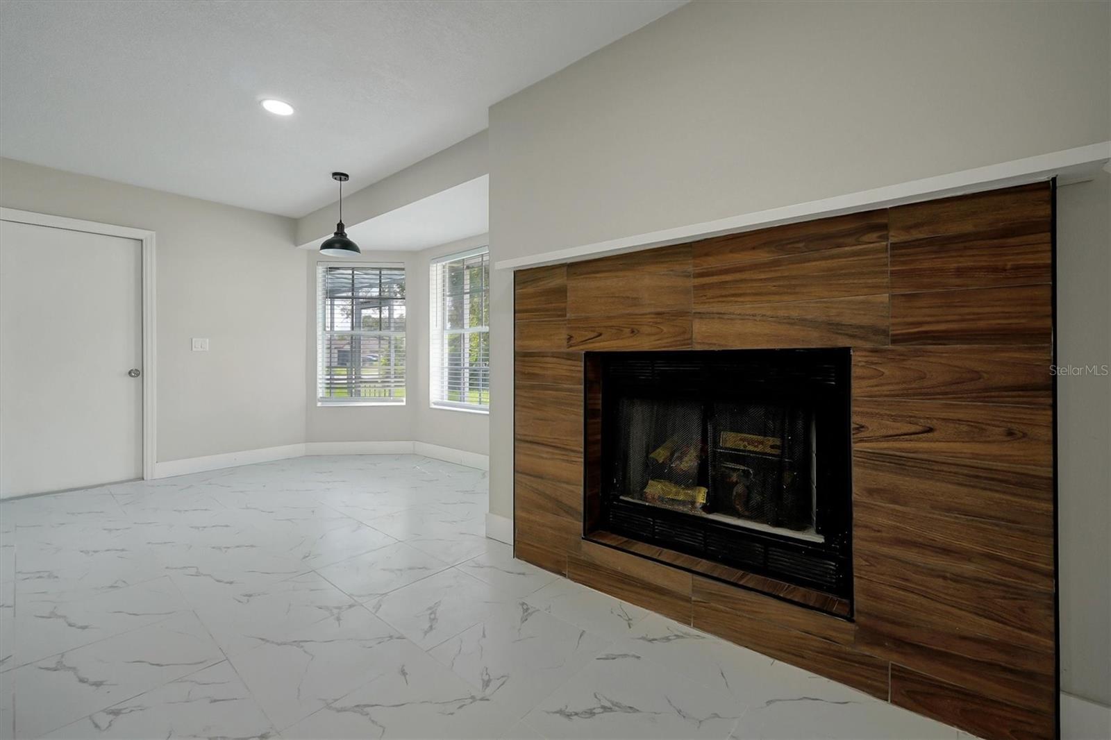 Image 13 of 64 For 20730 Mallard Parkway