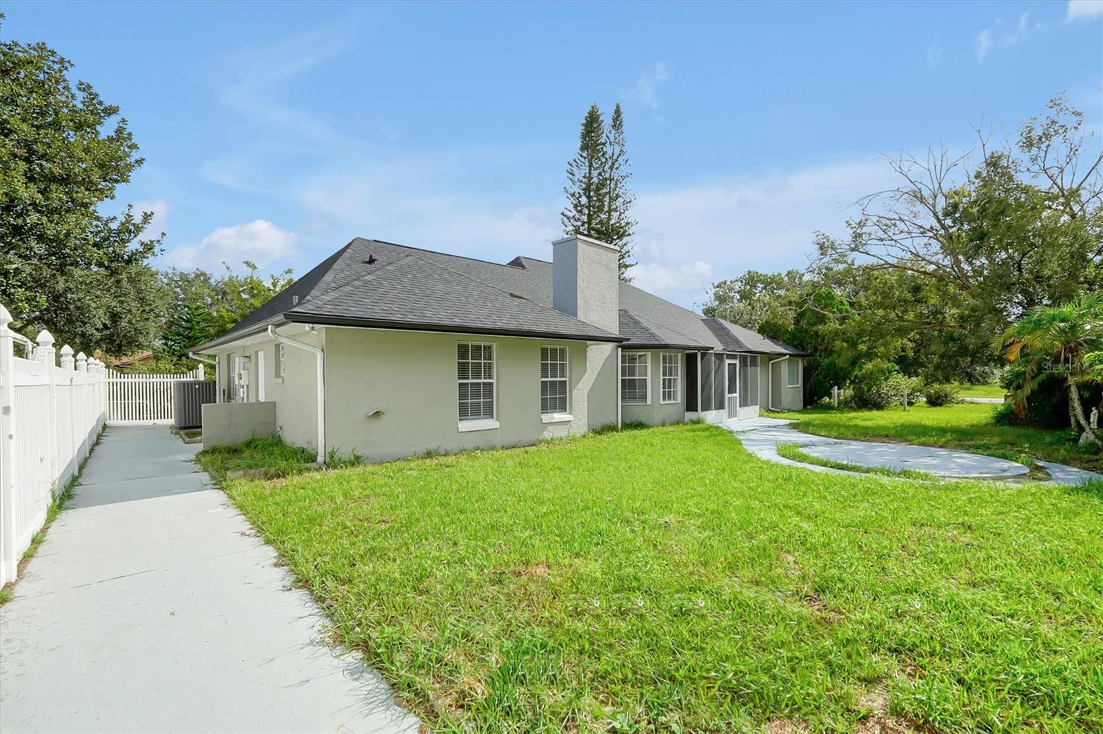 Image 41 of 64 For 20730 Mallard Parkway