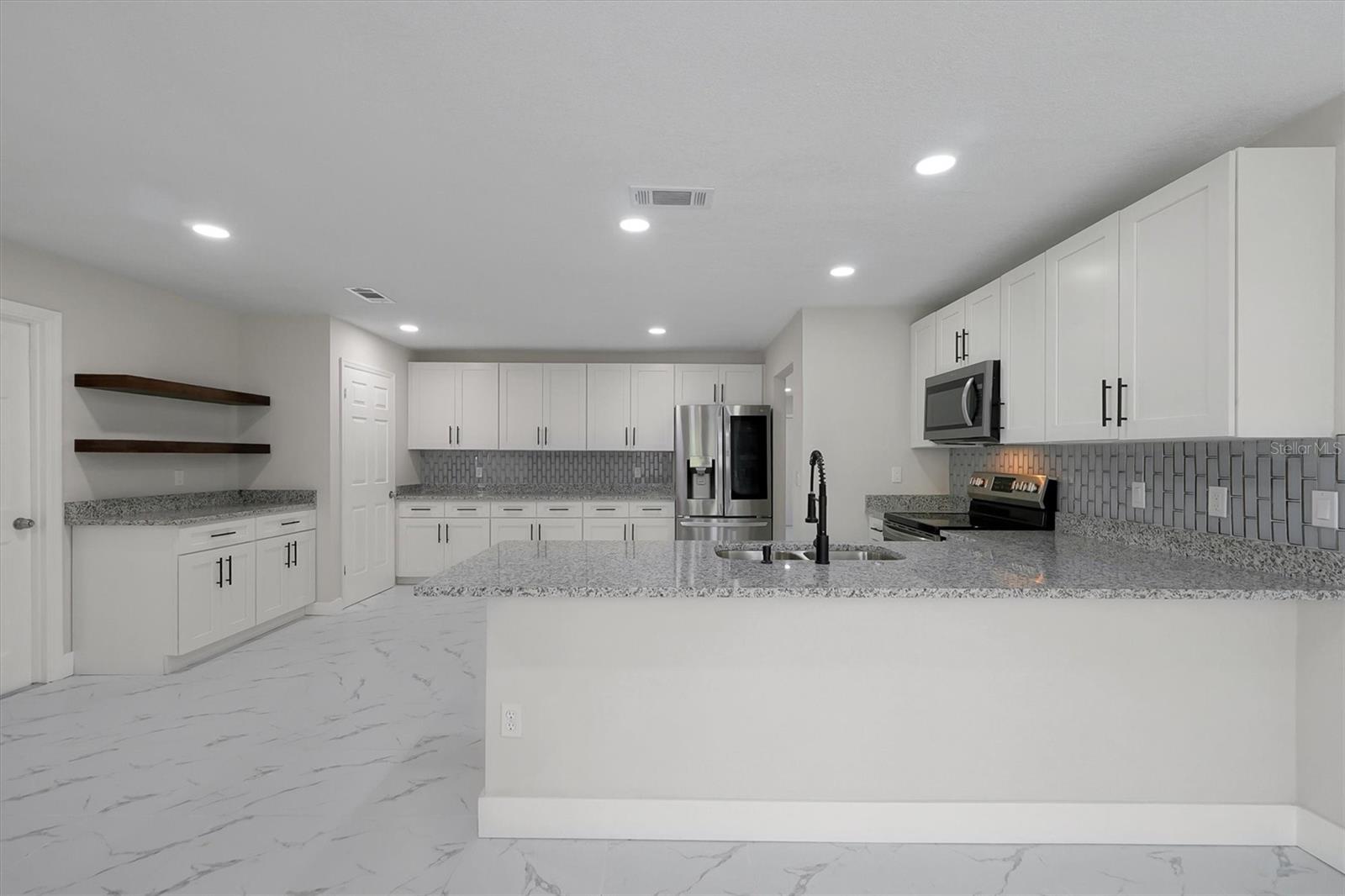 Image 8 of 64 For 20730 Mallard Parkway
