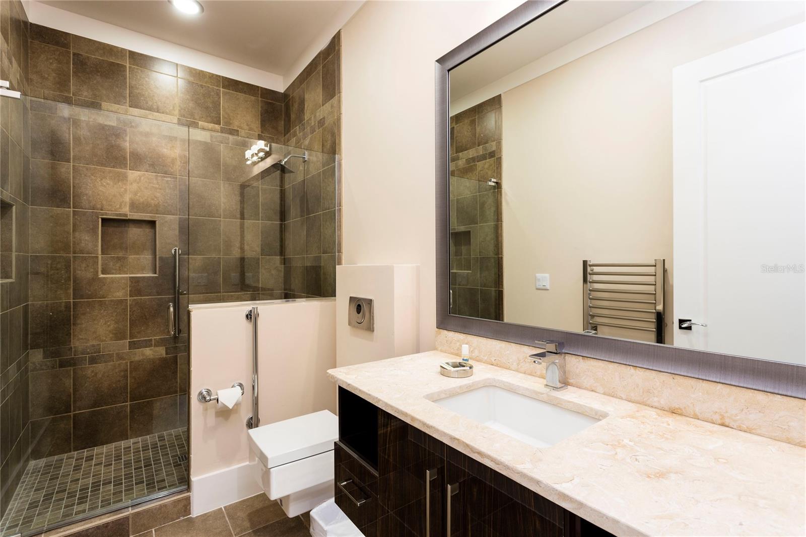 Image 56 of 77 For 905 Golden Bear Drive
