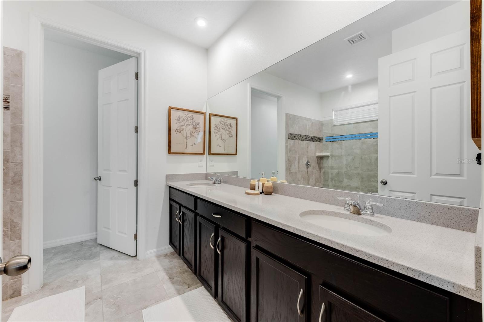 Image 15 of 41 For 8943 Amelia Downs Trail