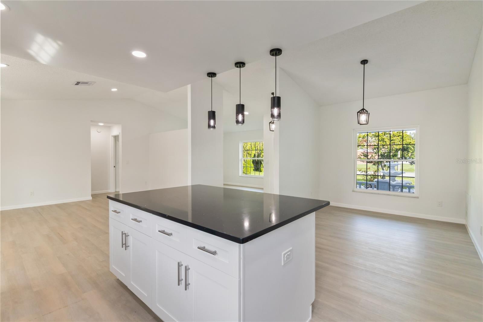 Image 14 of 41 For 371 Buttonwood Drive