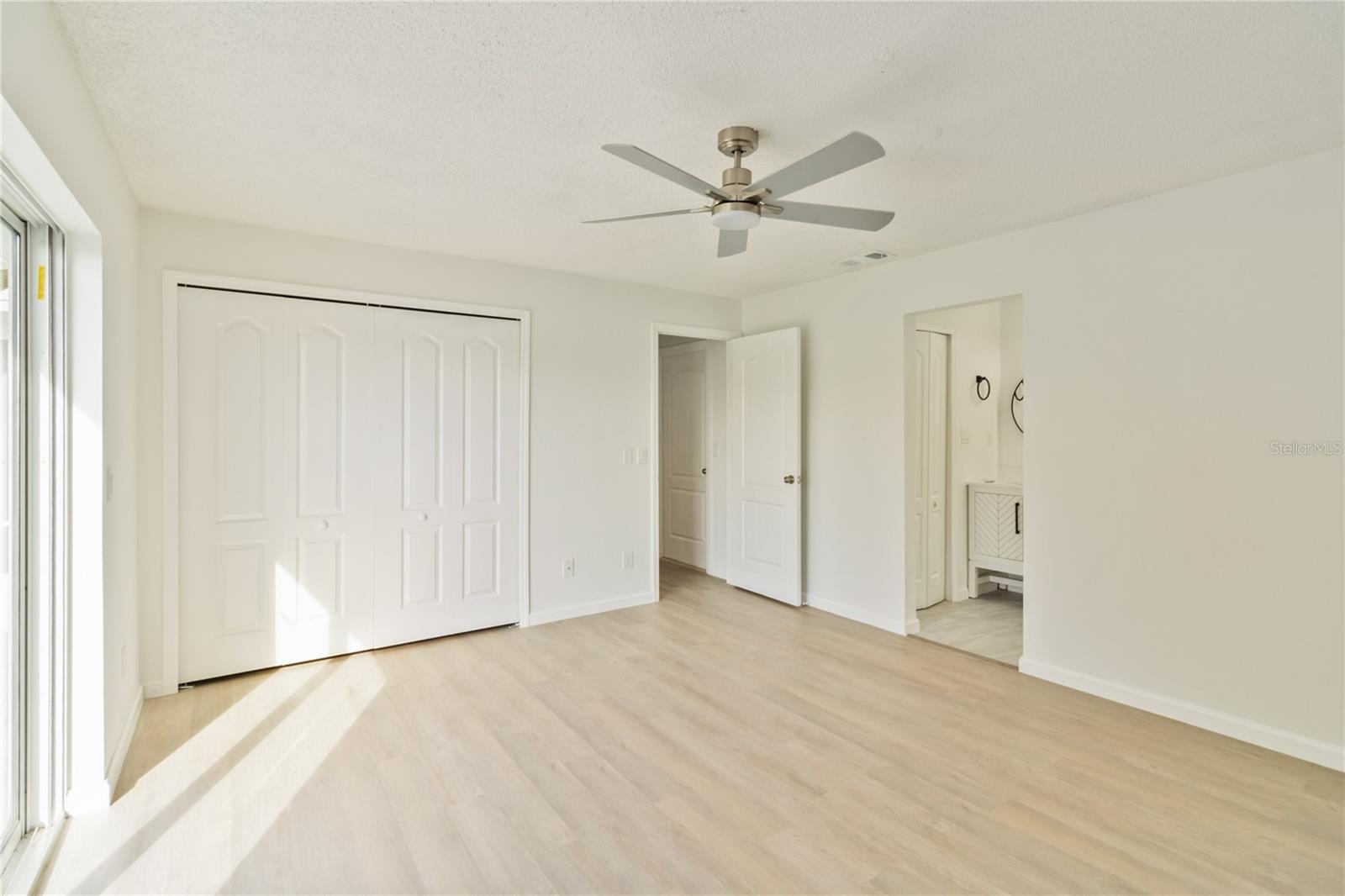 Image 24 of 41 For 371 Buttonwood Drive