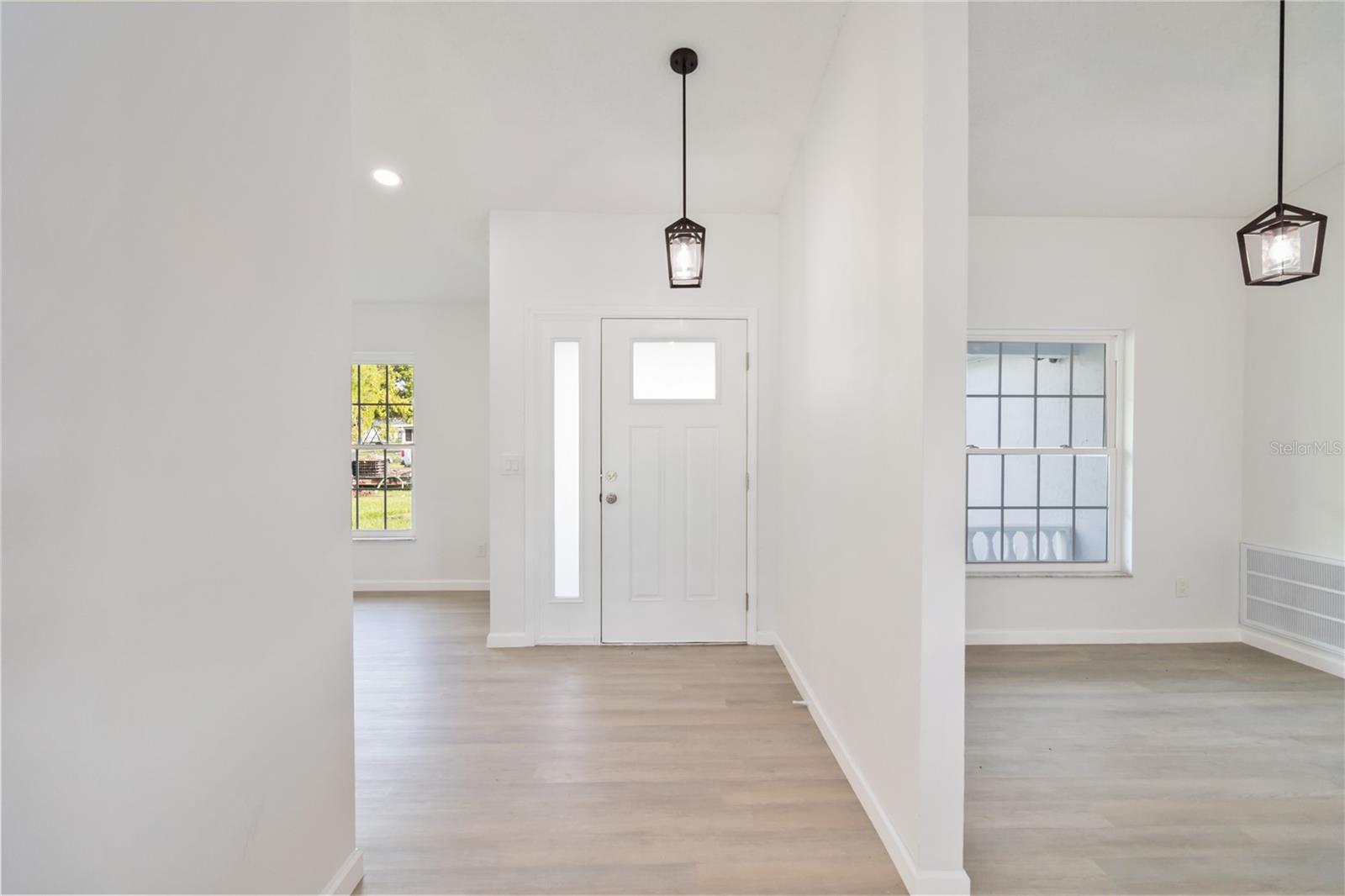 Image 4 of 41 For 371 Buttonwood Drive