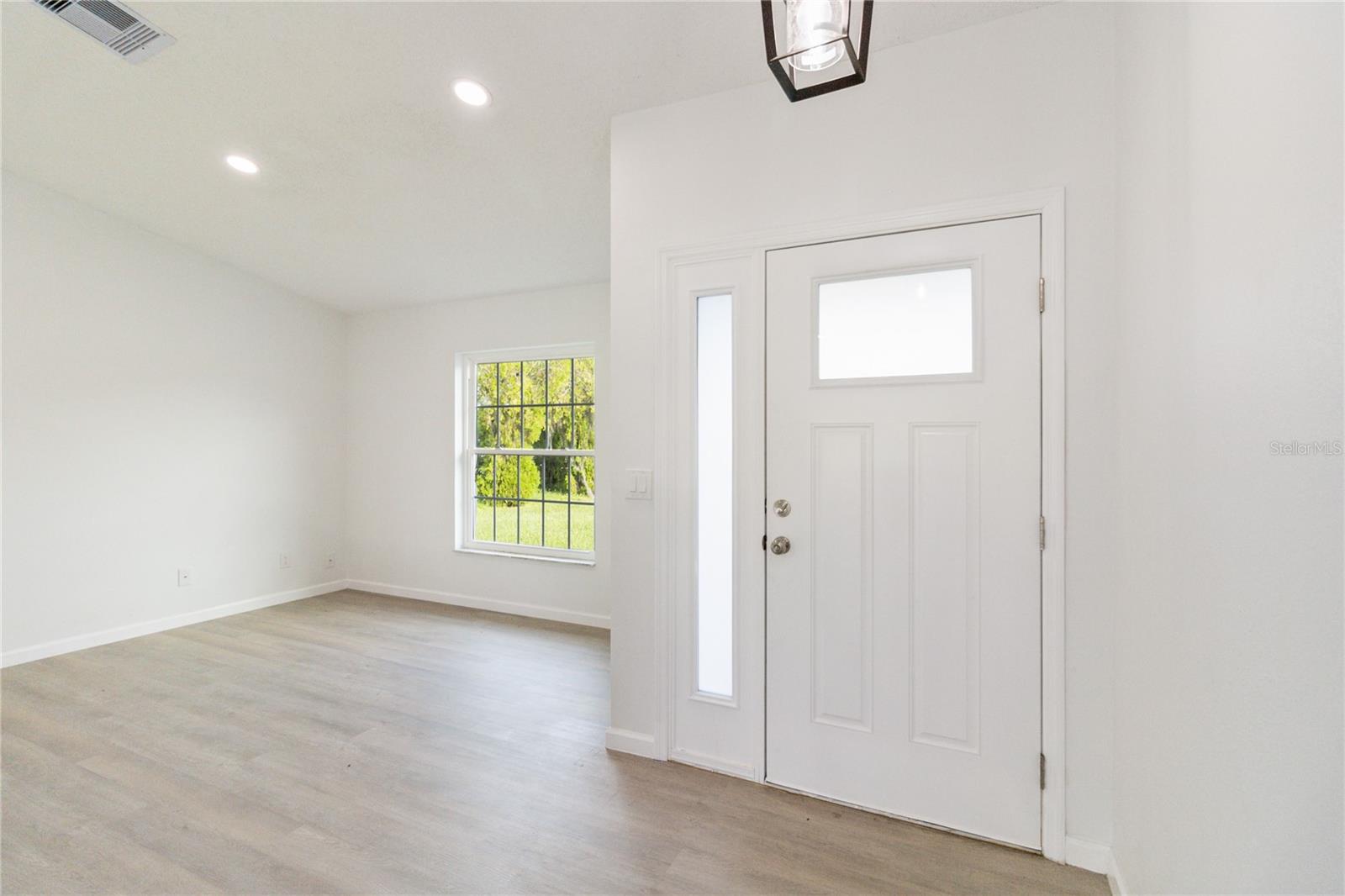 Image 6 of 41 For 371 Buttonwood Drive