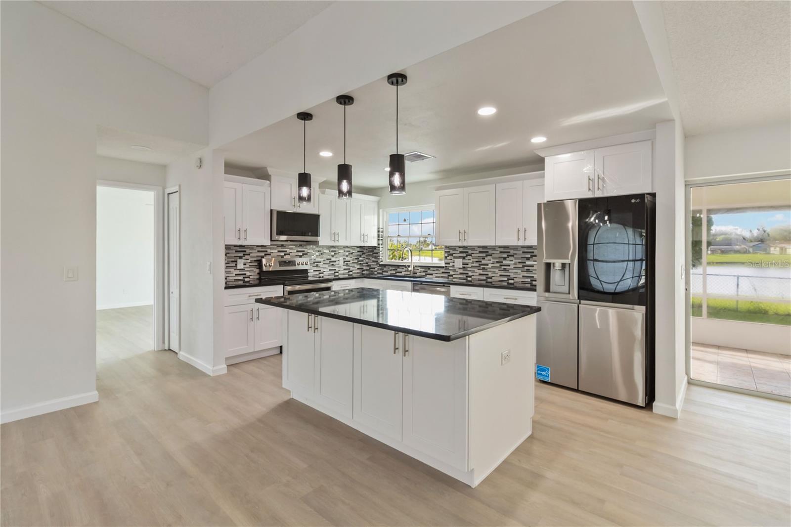 Image 9 of 41 For 371 Buttonwood Drive