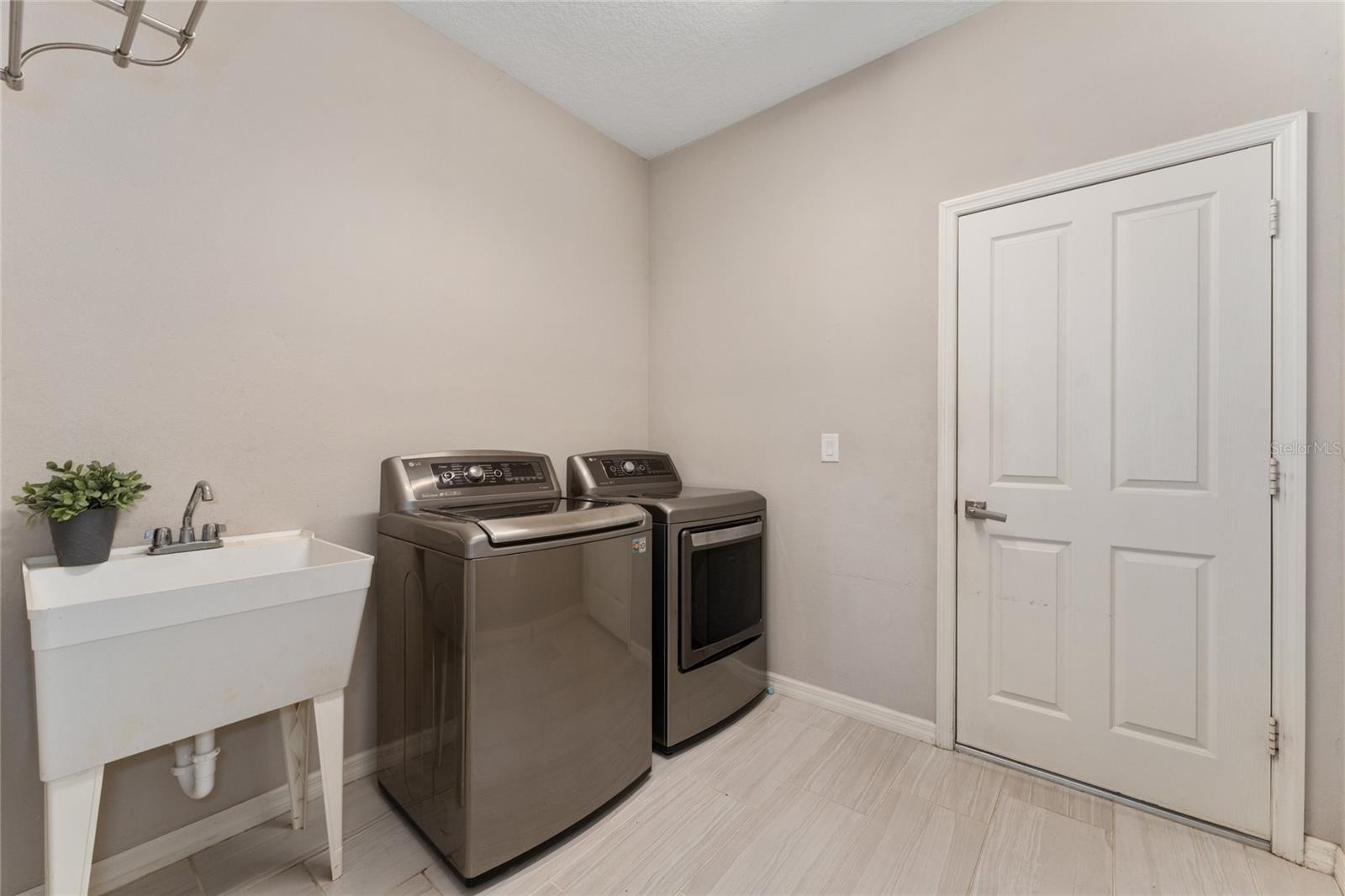 Image 13 of 51 For 8104 Atlantic Puffin Street
