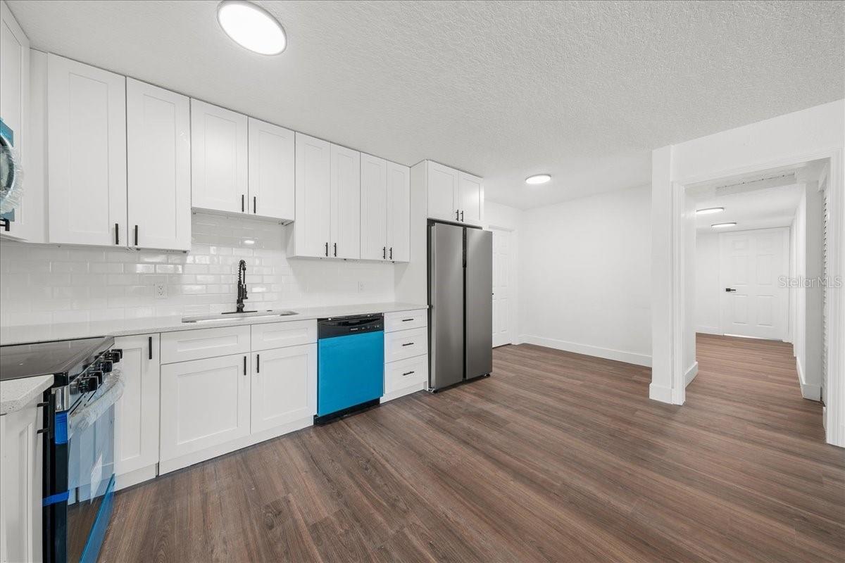 Image 4 of 18 For 1042 Alamanda Lane