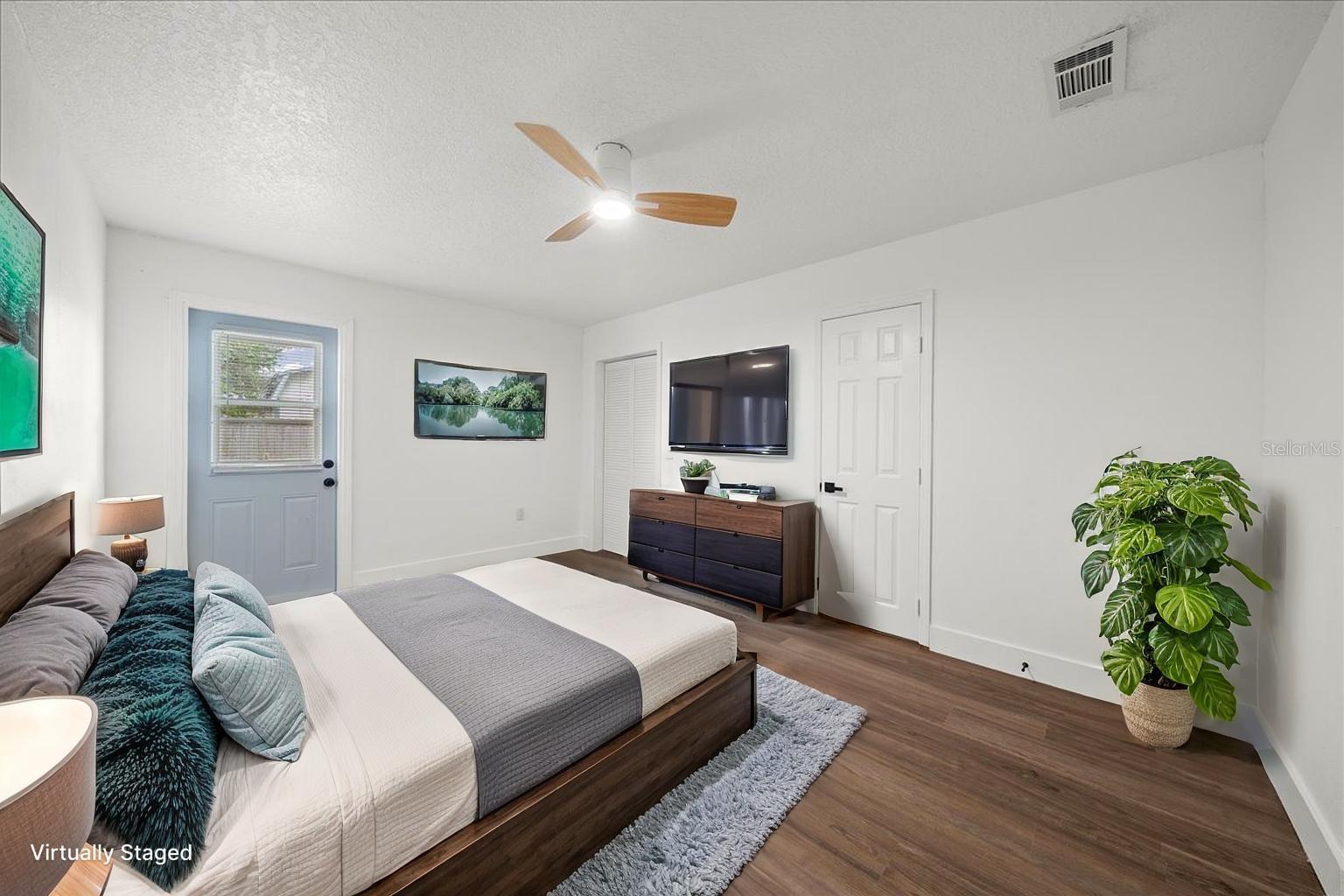 Image 6 of 18 For 1042 Alamanda Lane