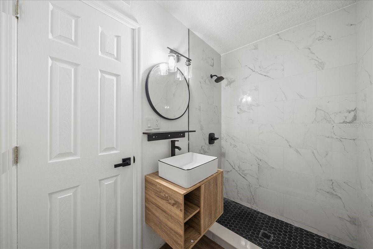 Image 7 of 18 For 1042 Alamanda Lane