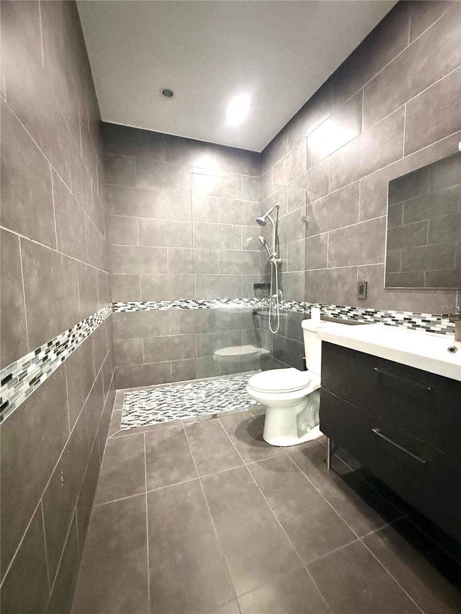 Image 22 of 33 For 1030 Vaquero Lane