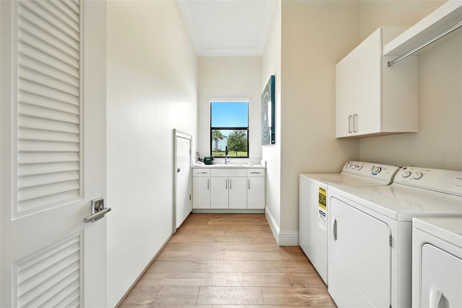 Image 78 of 90 For 8182 Valhalla Terrace