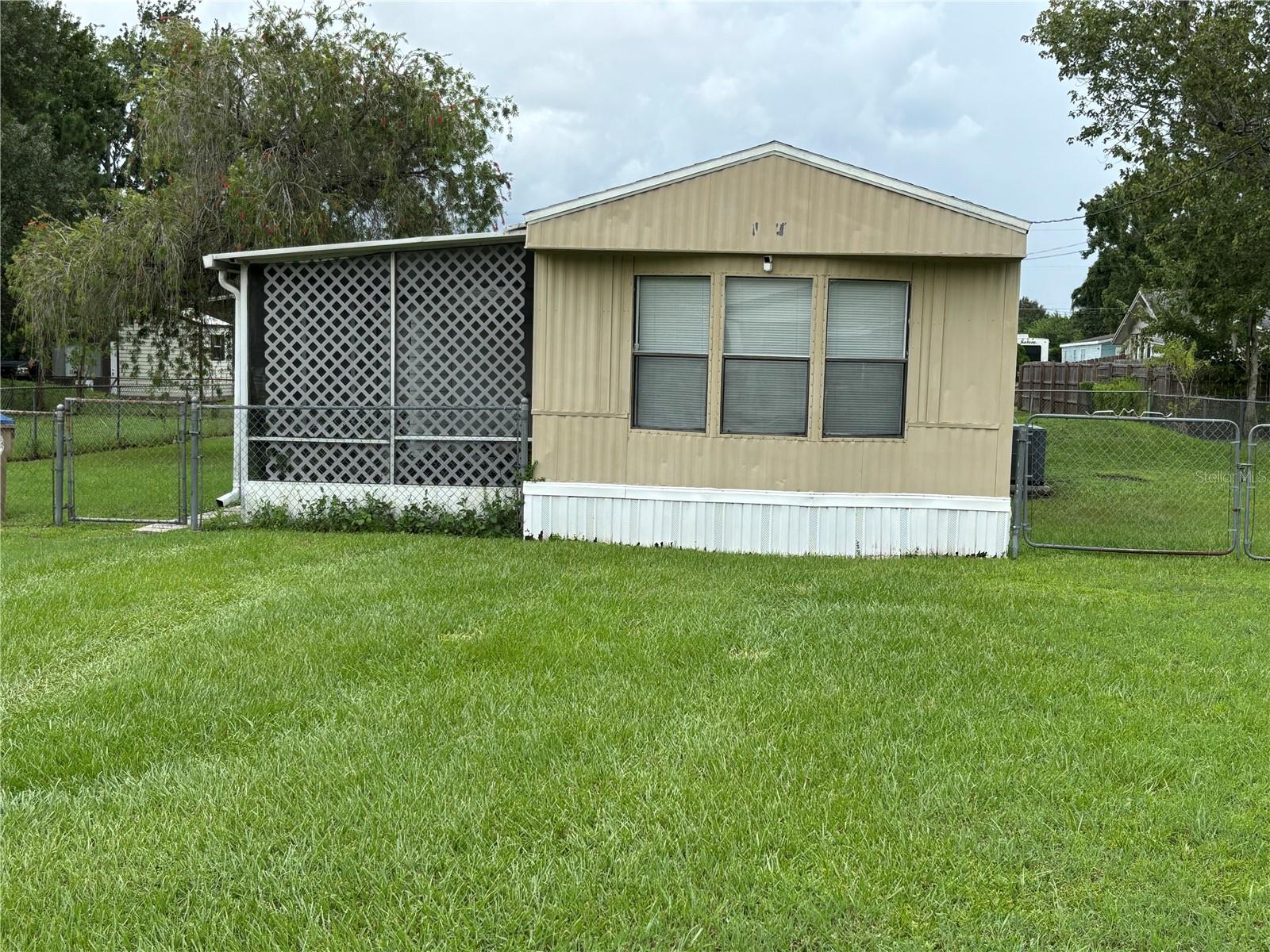 Listing Details for 600 Tropicana Court, KISSIMMEE, FL 34741