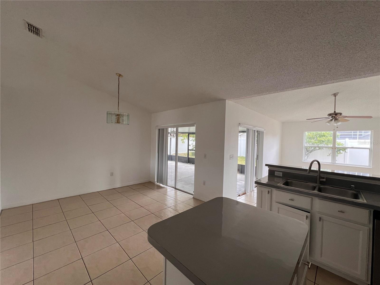 Image 12 of 25 For 2423 Morgan Point Boulevard