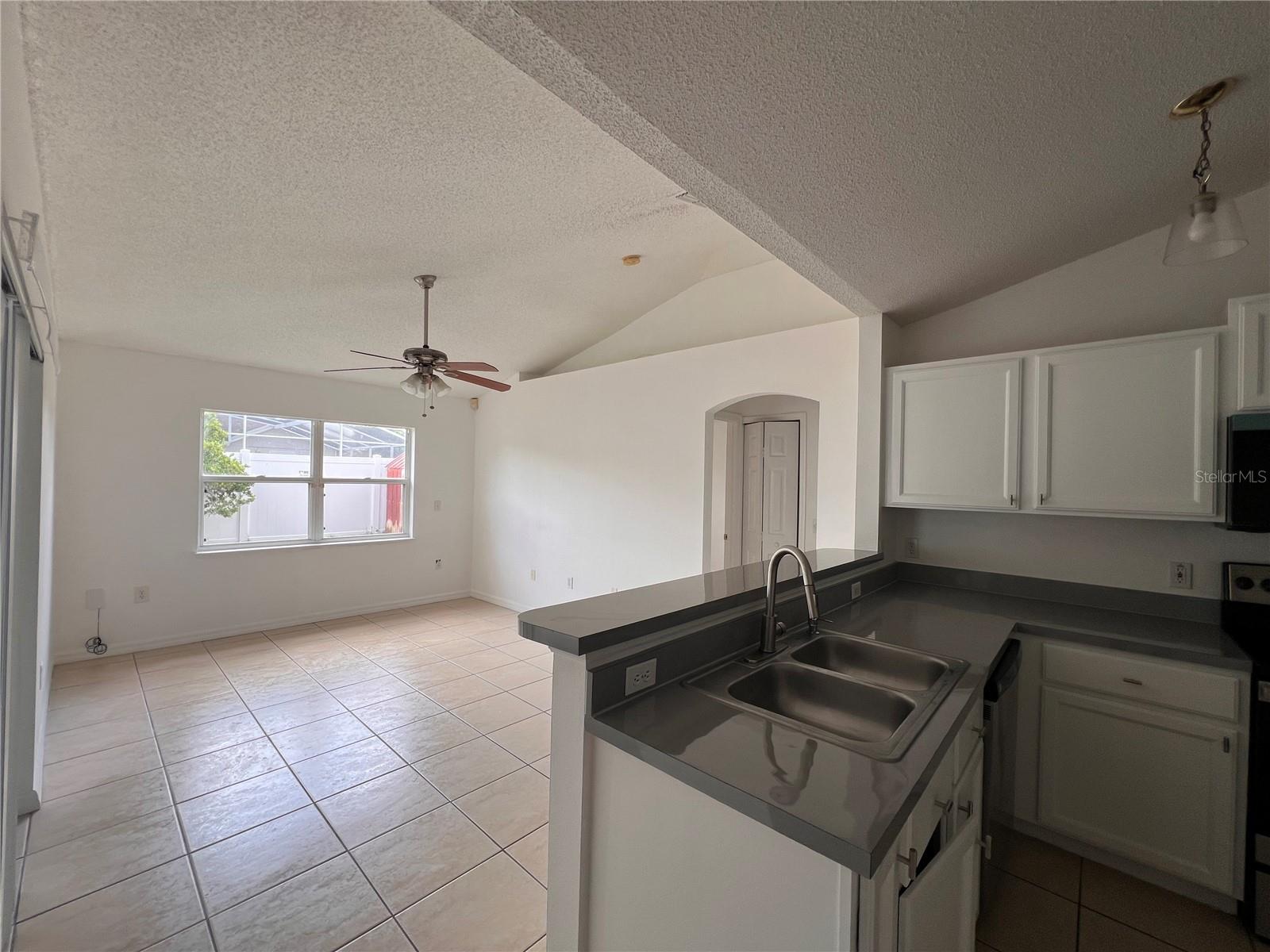 Image 17 of 25 For 2423 Morgan Point Boulevard
