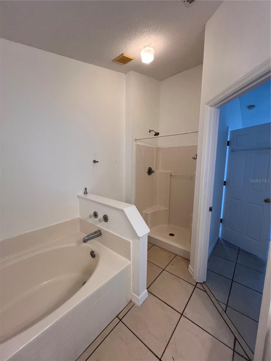 Image 8 of 25 For 2423 Morgan Point Boulevard
