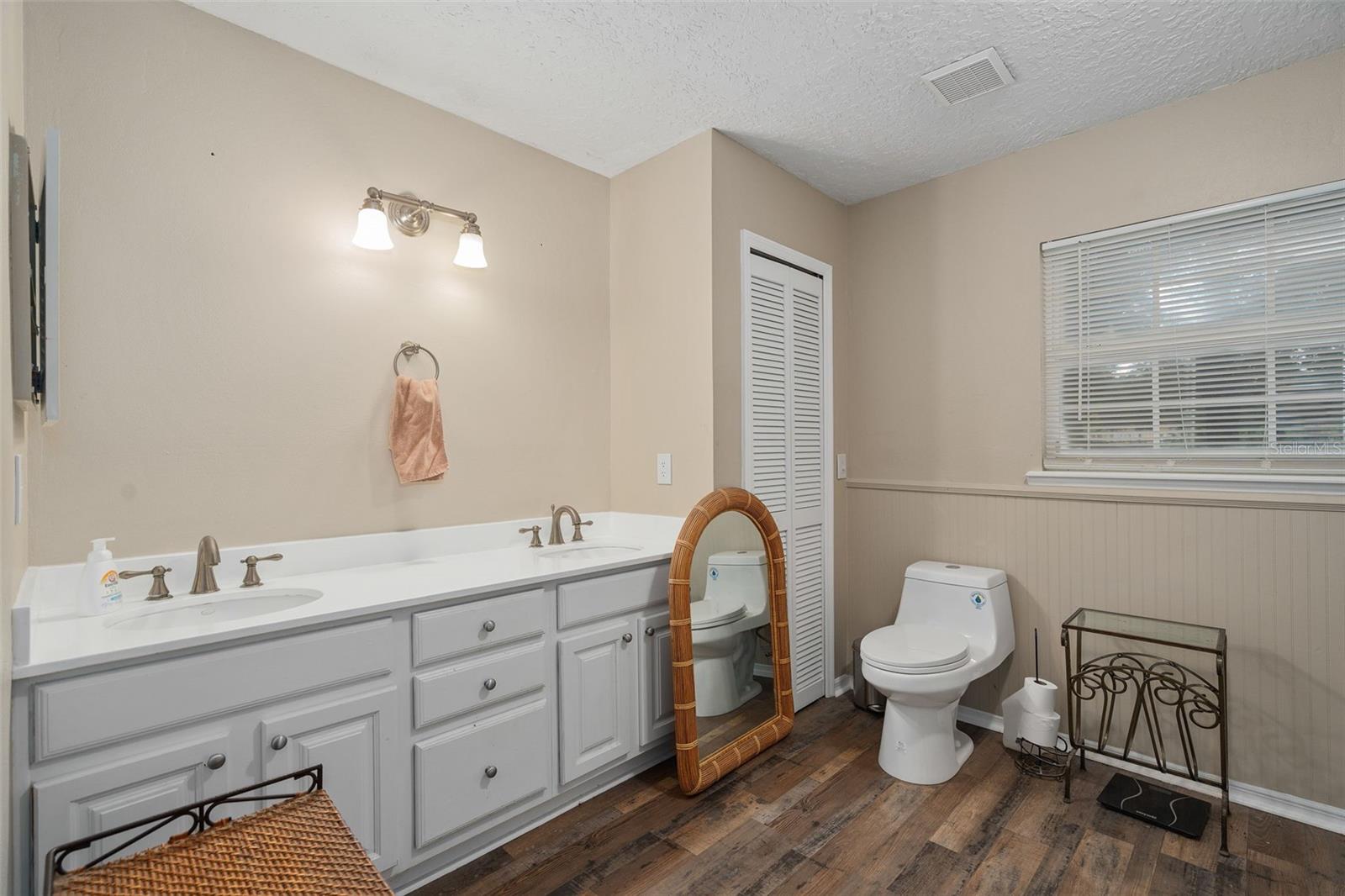 Image 19 of 57 For 32122 Hickory Lane