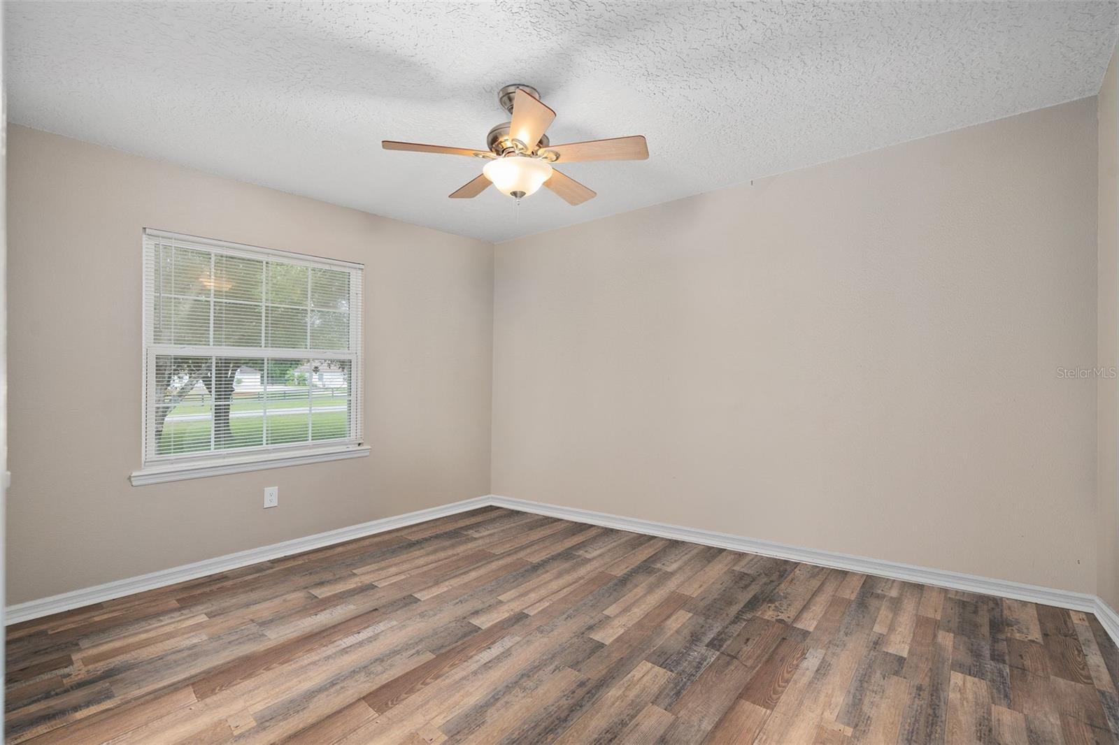 Image 23 of 57 For 32122 Hickory Lane
