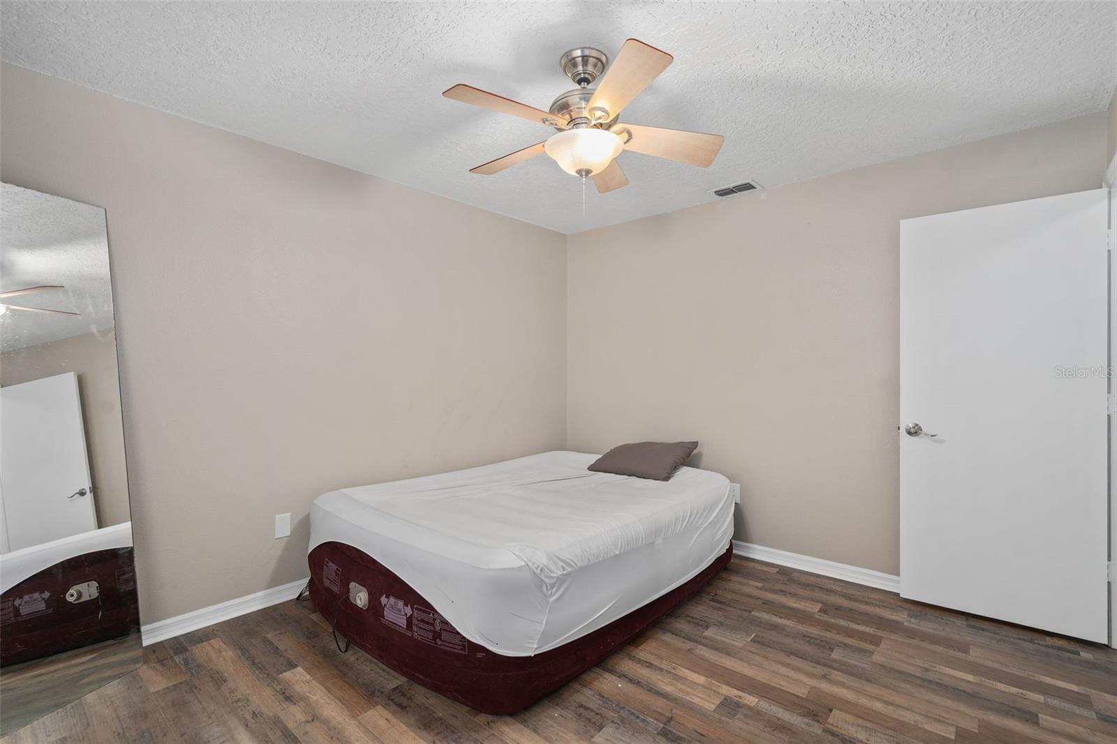Image 24 of 57 For 32122 Hickory Lane
