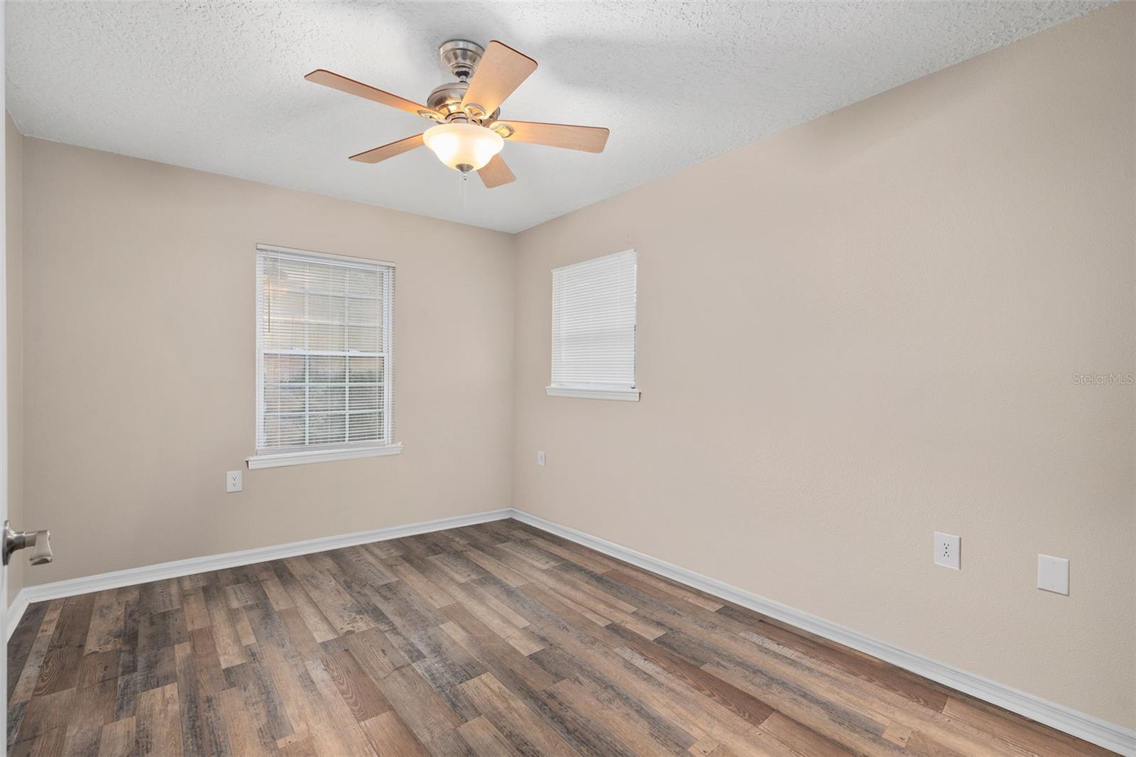 Image 31 of 57 For 32122 Hickory Lane