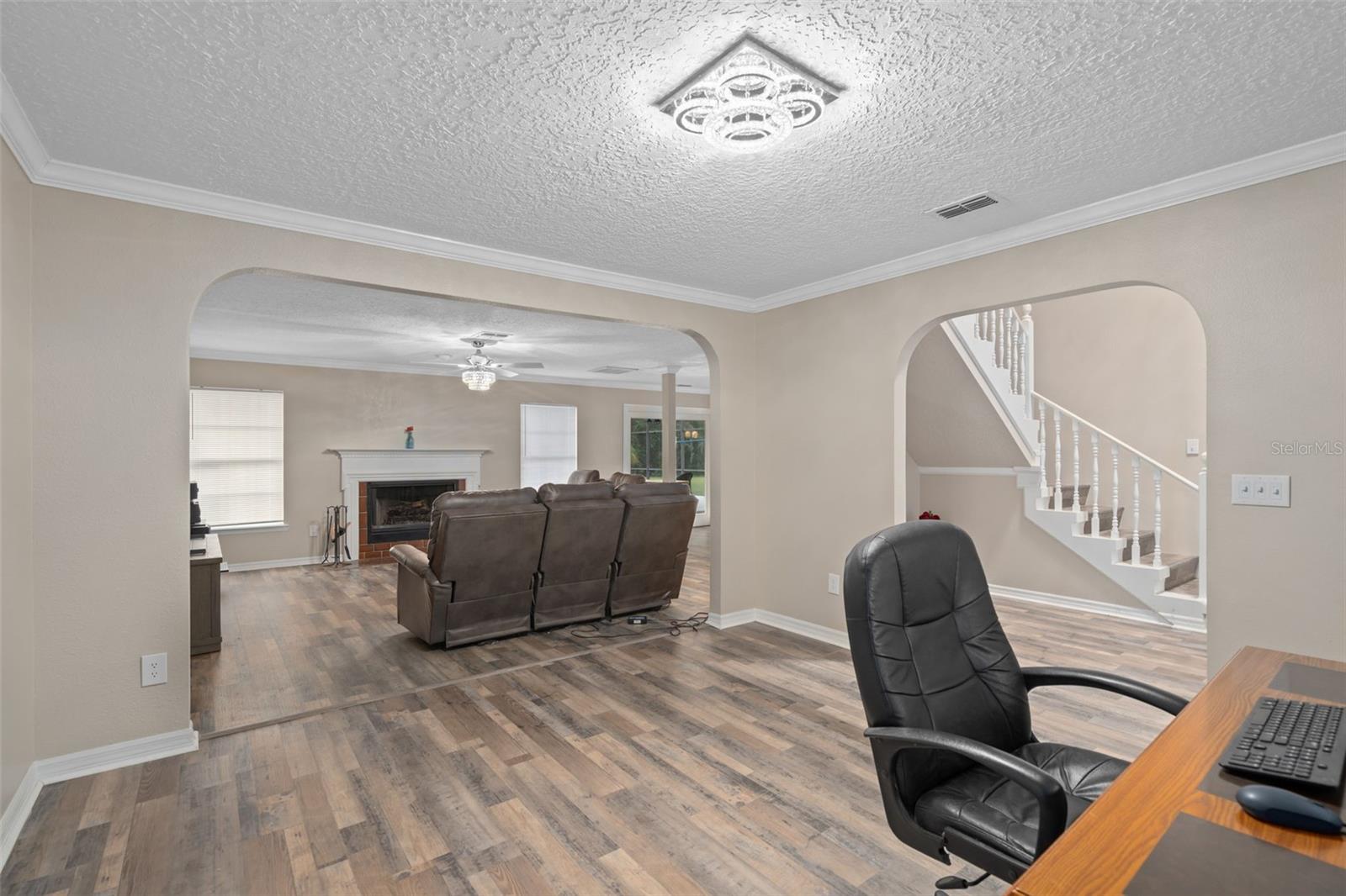 Image 5 of 57 For 32122 Hickory Lane