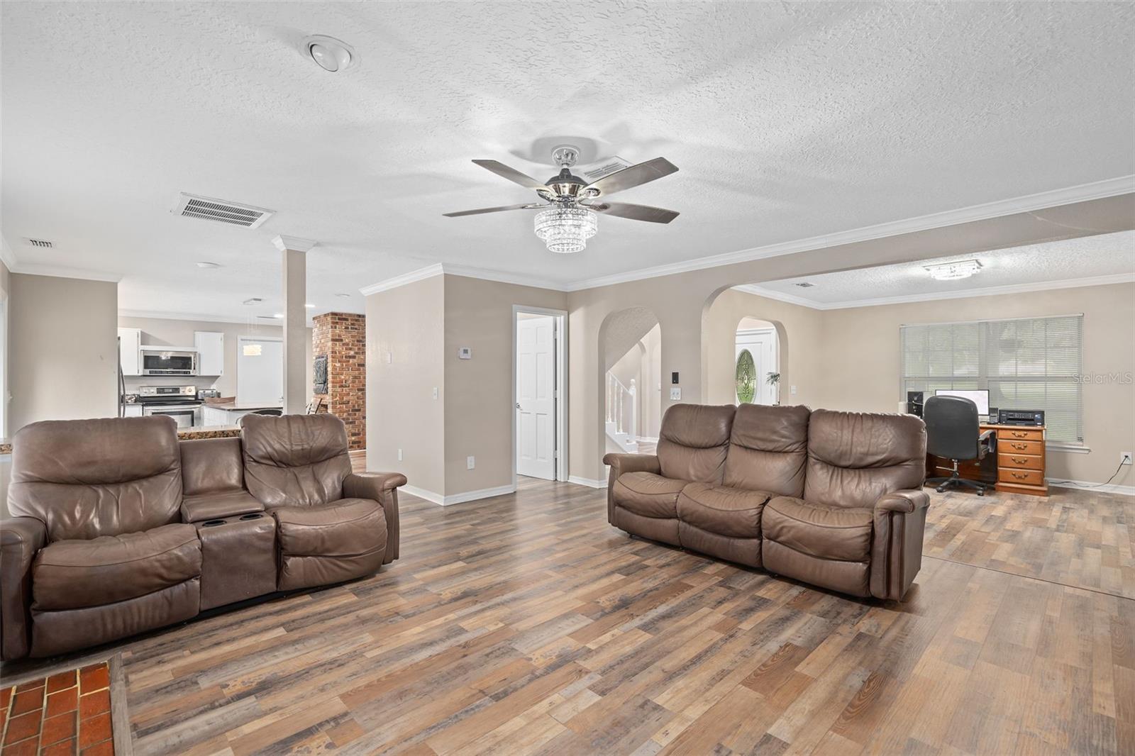 Image 6 of 57 For 32122 Hickory Lane