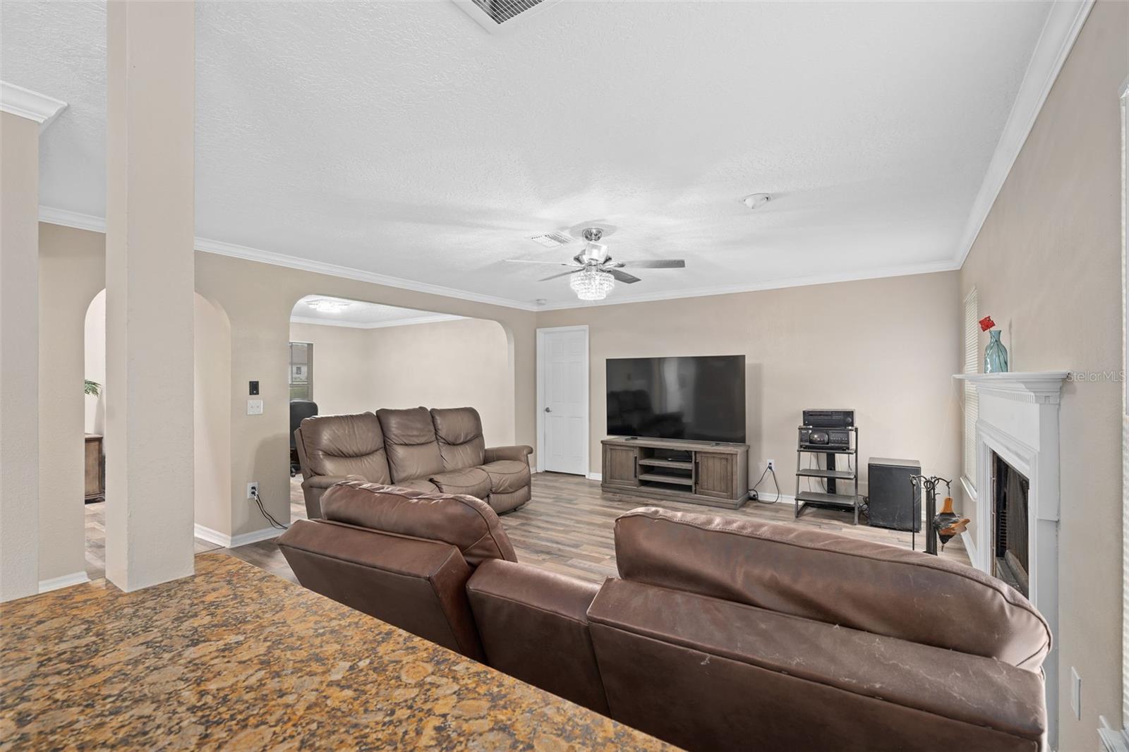 Image 7 of 57 For 32122 Hickory Lane