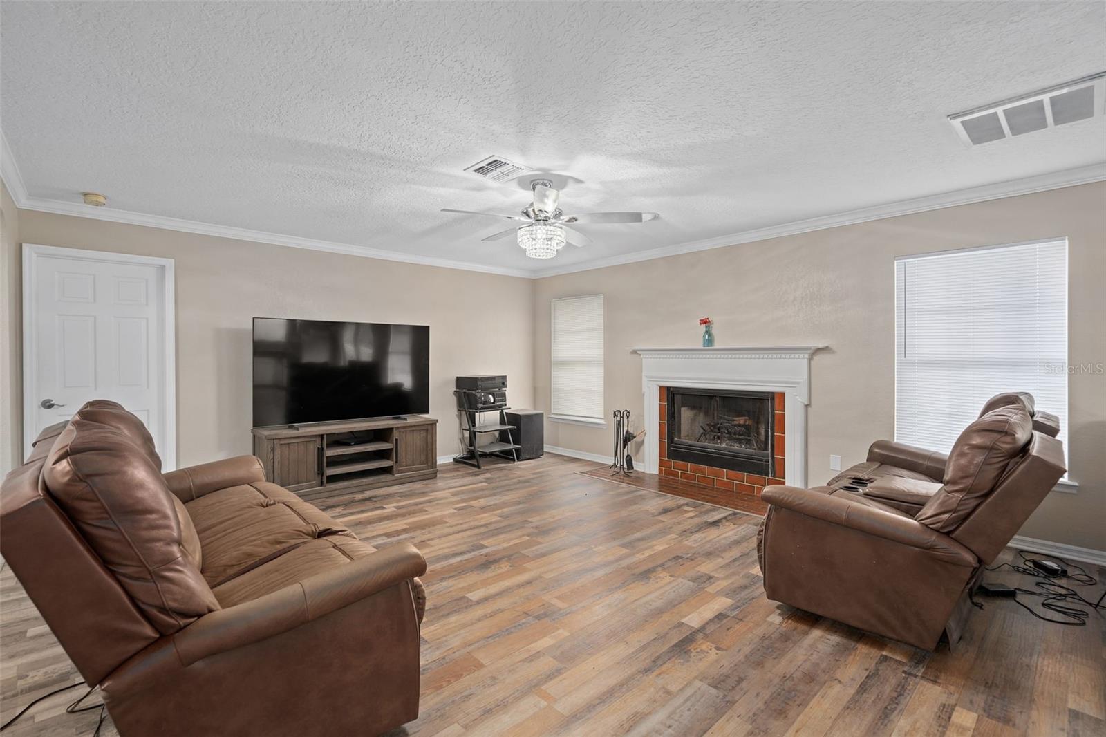 Image 8 of 57 For 32122 Hickory Lane
