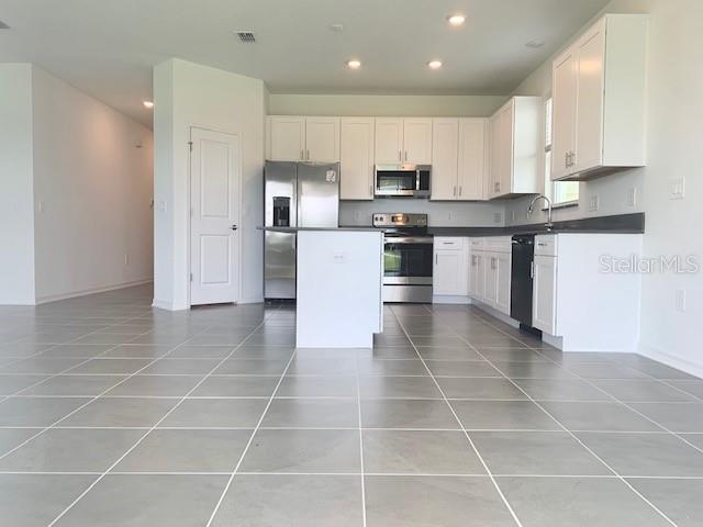 Image 16 of 37 For 668 Grove Street